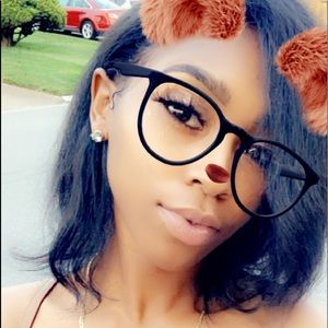 Meet your Posher, Symone